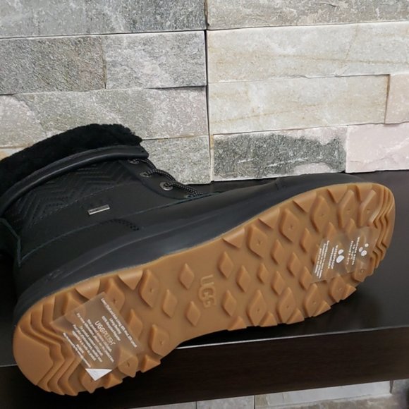 🎁 UGG Adirondack III Nylon Women's Boot - Picture 5 of 5